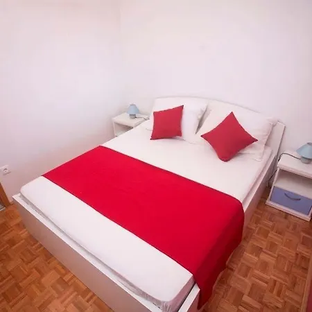 Tresnja Appartement *